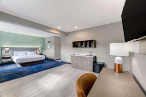 Postel nebo postele na pokoji v ubytování Comfort Inn & Suites Weston - Wausau