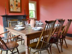 A restaurant or other place to eat at Croft House 