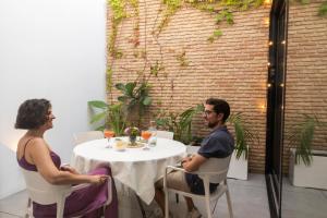 Hosté ubytování LeonAlba House Private Villa Private rooftop Private Pool Private Andalusian Courtyard Free Parking BBQ 8 Guests