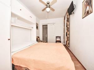 Posteľ alebo postele v izbe v ubytovaní Apartment Tino-2 by Interhome