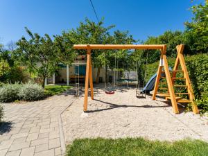 Ein Kinderspielbereich in der Unterkunft Apartment Bonex-2 by Interhome