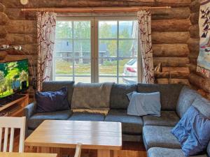Posezení v ubytování Holiday Home Lomaylläs a 13 - hotellintie 1 a by Interhome
