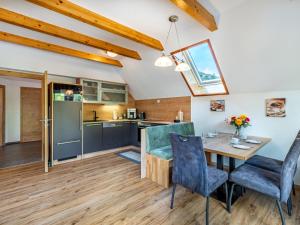 Kuchyň nebo kuchyňský kout v ubytování Apartment Karlspitz by Interhome