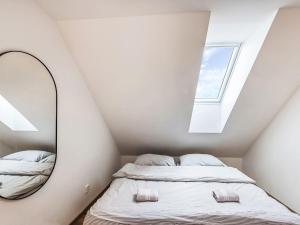 Postel nebo postele na pokoji v ubytování Apartment Zvonková by Interhome