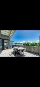 Φωτογραφία από το άλμπουμ του Luxury beachside loving σε Paraparaumu