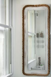 Koupelna v ubytování Time and Tide - Charming two bedroom seaside escape