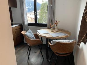 Posezení v ubytování Cosy Alpine Chic Studio