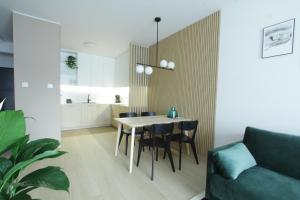 Χώρος καθιστικού στο Green apartment strict center +6 φωτογραφίες