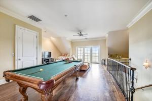 Piljardilaud majutusasutuses 29 Singleton Beach Place- Luxury Oceanfront, Pool, Pool Table, Free Activities Included