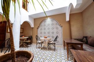 Posezení v ubytování Riad D’AR GANne by Carole + 37 fotografií