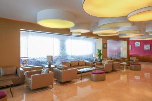 Posezení v ubytování Al Bustan Centre & Residence