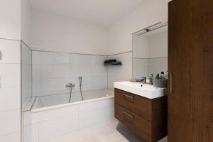 Un baño de Ferienwohnung Spanier 15 fotos más