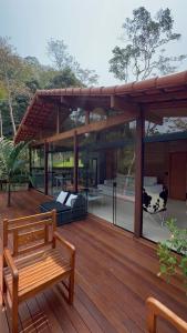 Uma varanda ou outra área externa em Cactus Chalés & Cabanas em lumiar