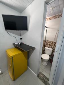 TV a/nebo společenská místnost v ubytování Hostel Capivara's Curitiba