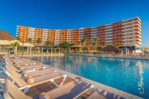 Bazén v ubytování Crown Paradise Club Cancun - All Inclusive nebo v jeho okolí