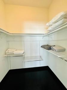 Фотография из галереи Cool Apartment in West Hollywood в Лос-Анджелесе