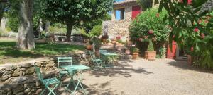 Κήπος έξω από το Moulin AURELIA +4 φωτογραφίες