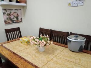 Fotografie z fotogalerie ubytování Homestay Hulu Langat Riverview with POOL BBQ beside RIVER Netflix Village Vibes WiFi Free v destinaci Hulu Langat