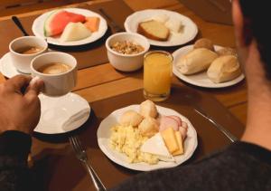 Comida no hotel ou em algum lugar perto