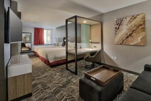 Postel nebo postele na pokoji v ubytování SpringHill Suites Durango