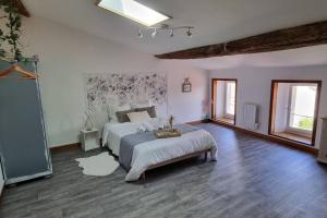 Photo de la galerie de l'établissement Le Duplex du Centre - Idéal pour un séjour détente !, à Saint-Savinien 16 autres photos