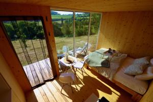 Posezení v ubytování Ztracený Sad - Glamping na samotě