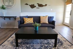 Fotografie z fotogalerie ubytování GREAT VIEWS - Over the Oaks - Stylish - Whole Home v destinaci Thousand Oaks + 11 fotografií