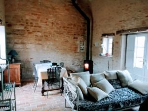 Gallery image of Une Maison de campagne en Bourgogne du Sud in Tournus +26 photos