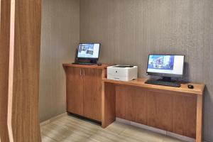 TV a/nebo společenská místnost v ubytování SpringHill Suites Durango