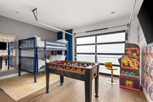 Η αίθουσα παιχνιδιών του Modern Townhouse near Vandy and Parthenon
