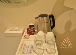 Set per la preparazione di tè e caffè presso Maria Pyramids House