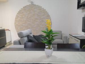 TV a/nebo společenská místnost v ubytování Casa Ramalma tra Milano-Rho Fiera, Milano, Monza, Como