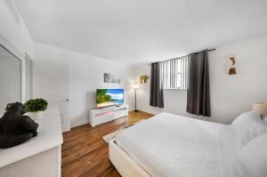Voodi või voodid majutusasutuse Oceanfront Luxury Condo with Stunning Views and Resort Amenities toas