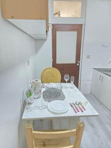 Kuchyň nebo kuchyňský kout v ubytování Glamorous appartement in Brussel