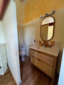 Fotografie z fotogalerie ubytování Chateau de Lugérat - 4 chambres - 2 et 3 personnes v destinaci Montignac-Charente