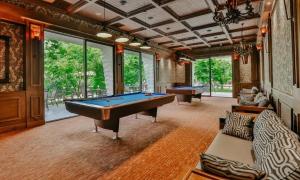 Biliár nebo kulečník v ubytování Dreamlend oasis chakvi Apartament