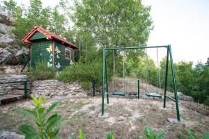 Fotografia z galérie ubytovania Villa Madunic with private swimming pool v destinácii Cista Provo