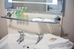 A bathroom at The Angel at Burford 