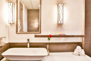 Koupelna v ubytování T24 Residency Mumbai International Airport Hotel