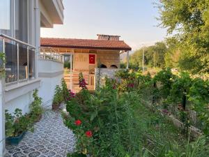 Zahrada ubytování Dalaman Pansiyon & Family rooms