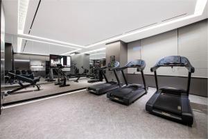 Fitness centrum a/nebo fitness zařízení v ubytování Intercity Shanghai Xujiahui - Free Minibar and near Yishan Road Metro Station