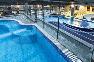 Bazén v ubytování Rikli Balance Hotel – Sava Hotels & Resorts nebo v jeho okolí