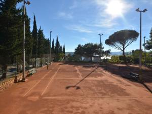 オレビックにあるLaidBack Apartments - Standard One Bedroom Apartment with Balcony and Sea View Azurのギャラリーの写真