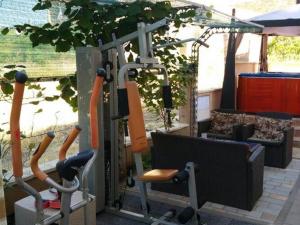 Fitness centrum a/nebo fitness zařízení v ubytování Apartments Vala - Studio Apartment A3