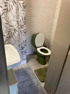 Koupelna v ubytování Gezellige studio in centrum Mol