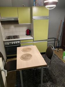 Kuchyň nebo kuchyňský kout v ubytování Gezellige studio in centrum Mol