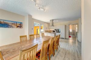 Kuchyň nebo kuchyňský kout v ubytování Ferienhaus Meinholdstraße 46 2 mit 5 Schlafzimmern, Privater Sauna, Kamin, ca 500m vom Strand + 2 fotografie