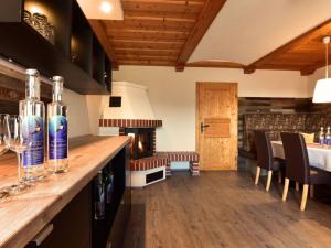 Foto dalla galleria di Apartment Adlerhorst - Schwalbenhof Farm a Haselbach