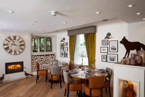 A restaurant or other place to eat at Foyles of Glasbury 