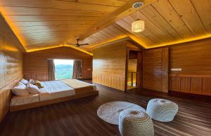 Postel nebo postele na pokoji v ubytování Rajmaan Singh Eco Resorts + 60 fotografií